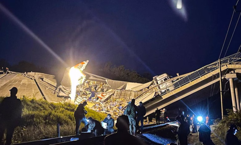 Seven Dead, Dozens Hurt as Russian Bridges Near Ukraine Collapse