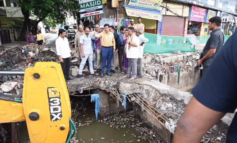 Hyderabad Flood Relief HYDRAA clears blocked drains in Ameerpet