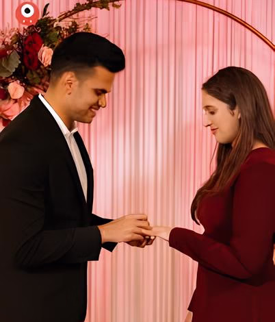 Cricket icon Sachin Tendulkar Son Arjun Tendulkar gets engaged to Saaniya Chandok
