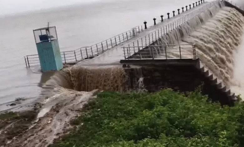 Heavy inflows from unprecedented rains, Pocharam reservoir