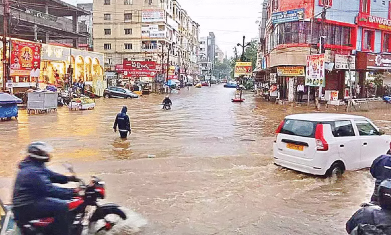 Hyderabad Rains, Hyderabad Floods, Hyderabad Heavy Rainfall, Hyderabad Traffic Jam, Tolichowki Floods, Hyderabad Waterlogging