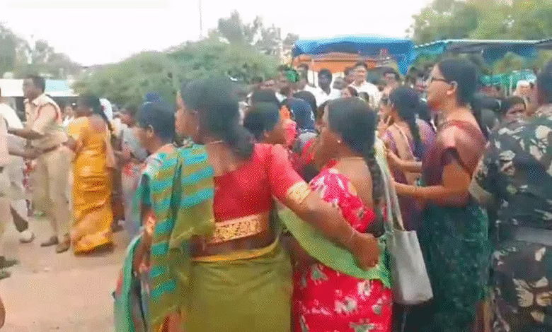 Tension at Chief Minister Revanth Reddy's residence in Kodungal, Anganwadi teachers protest